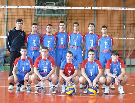 Ekipa OK Mladost sa trenerom Petrovim